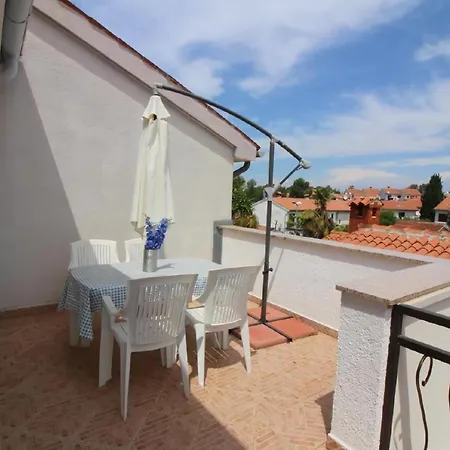 Apartment Stefani Mit Meerblick *